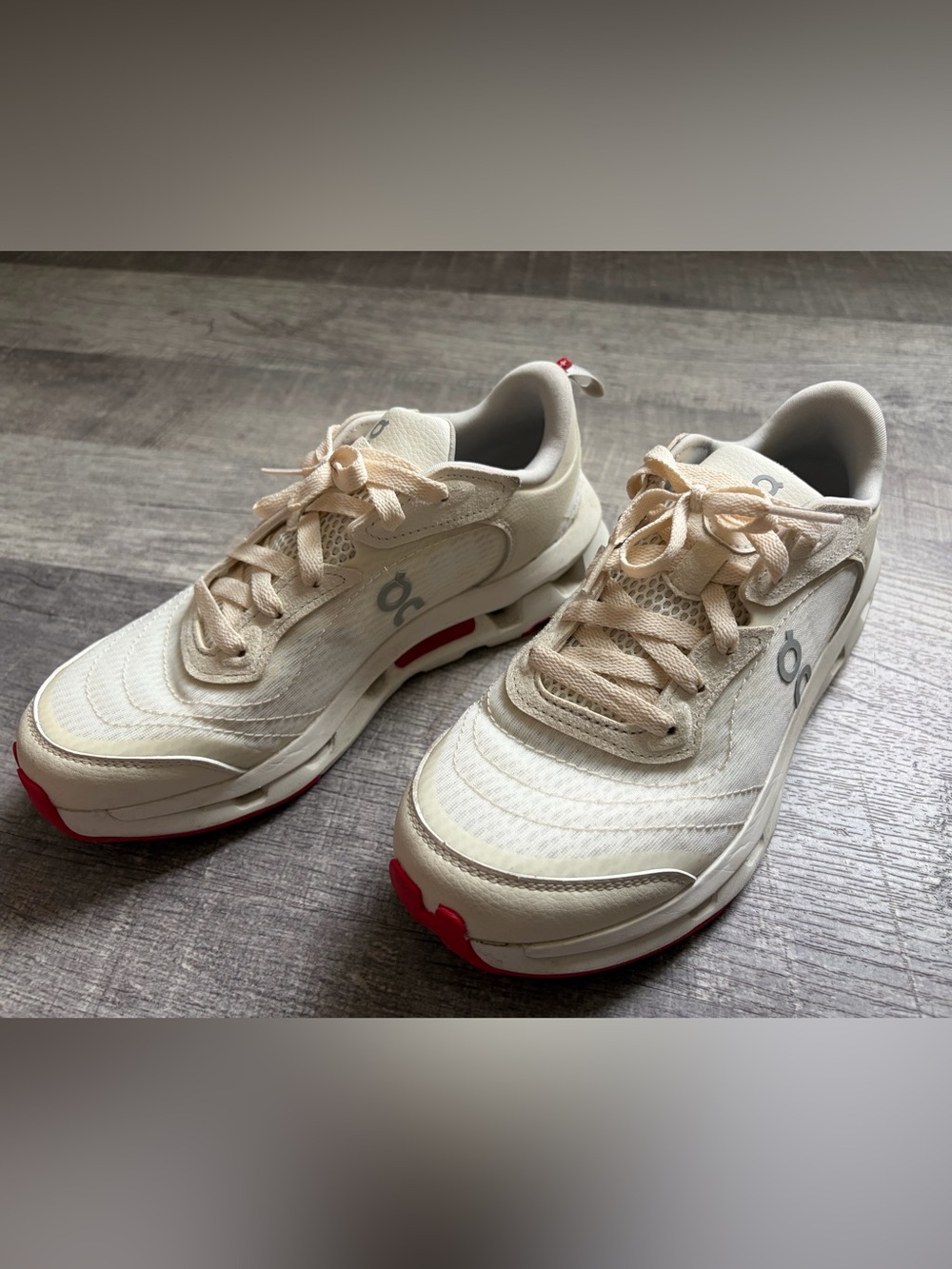 On Cloundzone Moon Zendaya Sneakers - Picture 2 of 5